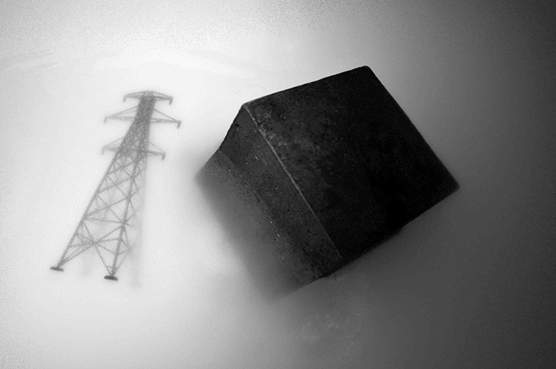 Pylon in the bath with cube#3(lowres)